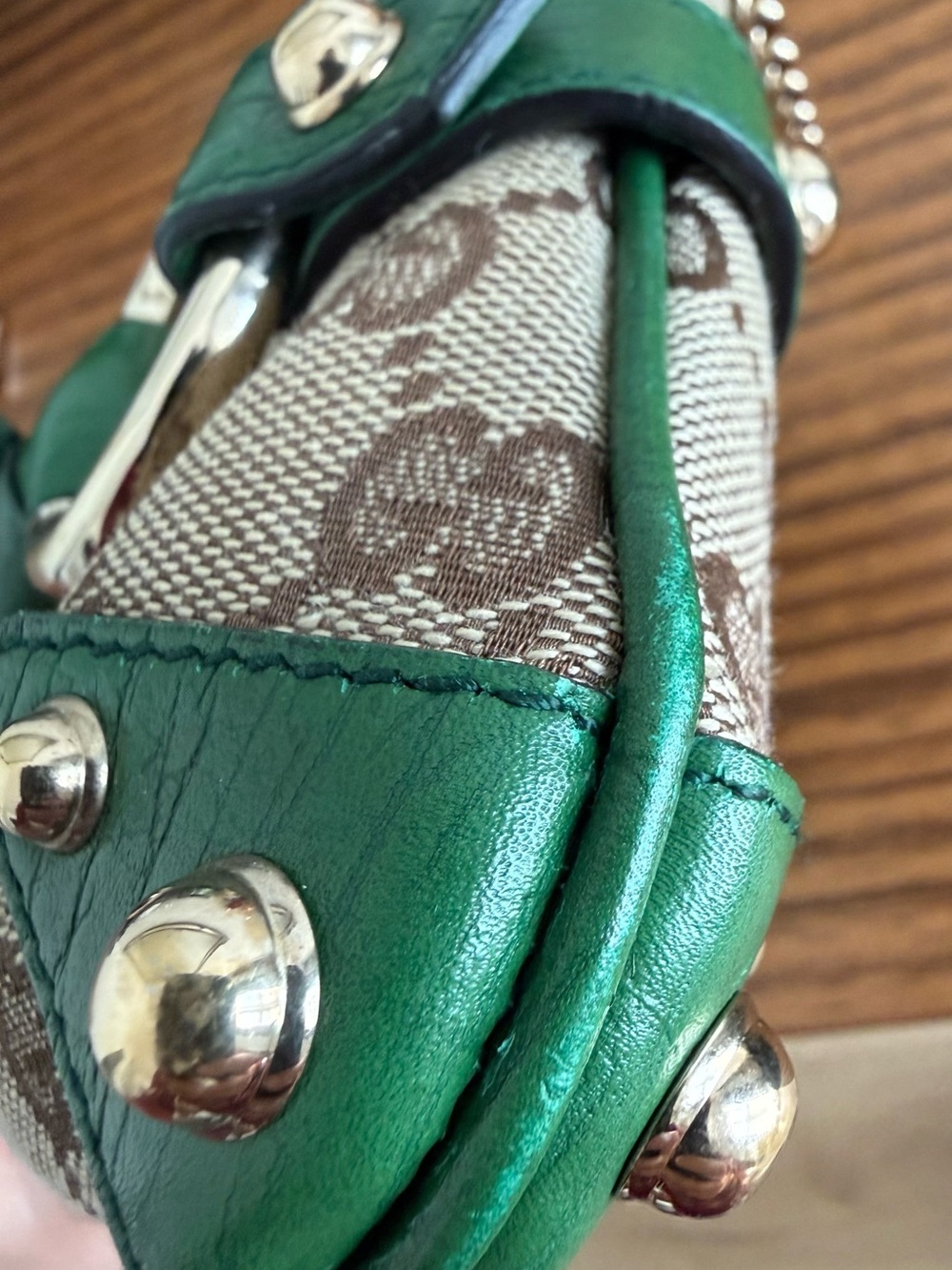 Gucci Green and Cream GG Canvas Shoulder Bag with Horsebit - Picture 11 of 13
